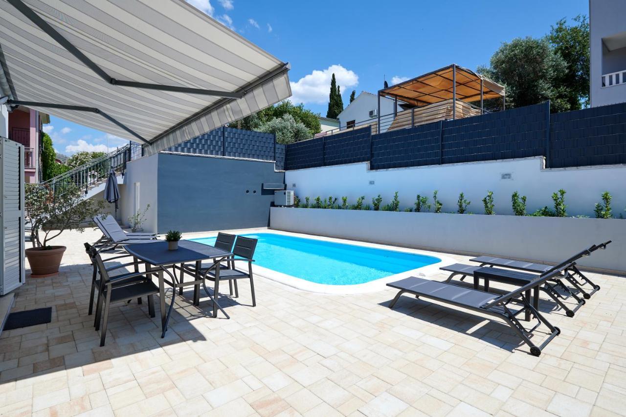 Nela & Sara - 2 Apartments With Heated Swimming Pool Сегет Враница Екстериор снимка