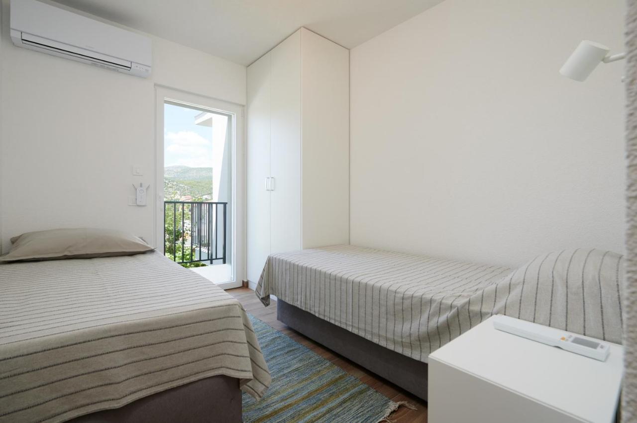 Nela & Sara - 2 Apartments With Heated Swimming Pool Сегет Враница Екстериор снимка