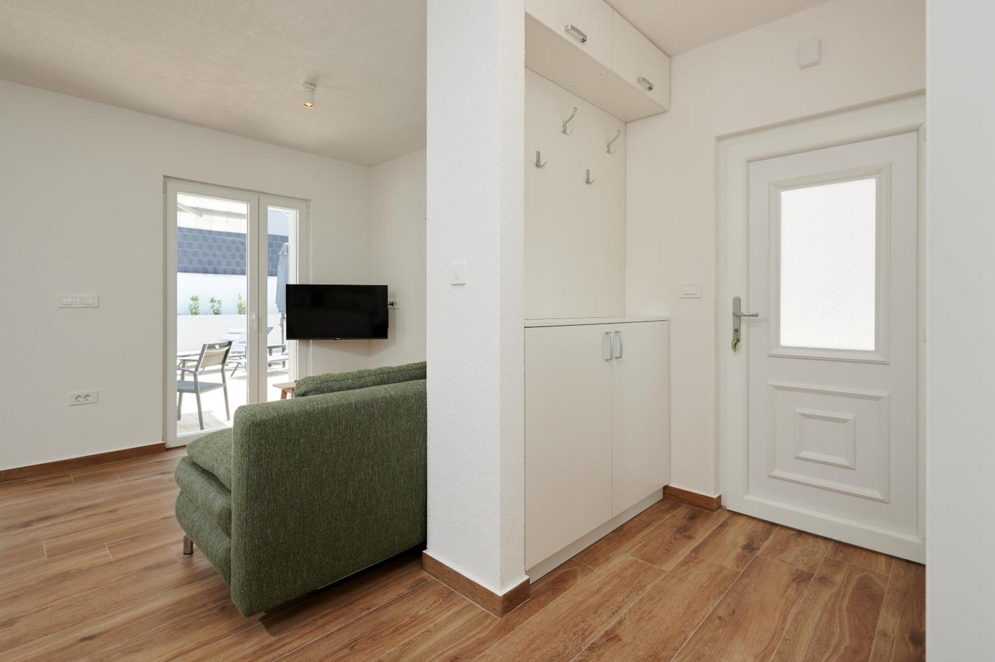 Nela & Sara - 2 Apartments With Heated Swimming Pool Сегет Враница Екстериор снимка