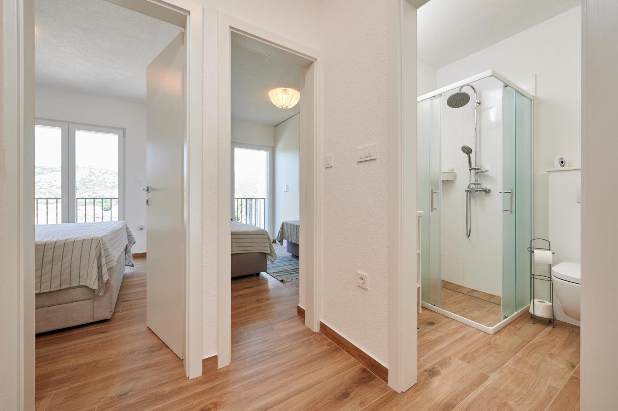 Nela & Sara - 2 Apartments With Heated Swimming Pool Сегет Враница Екстериор снимка